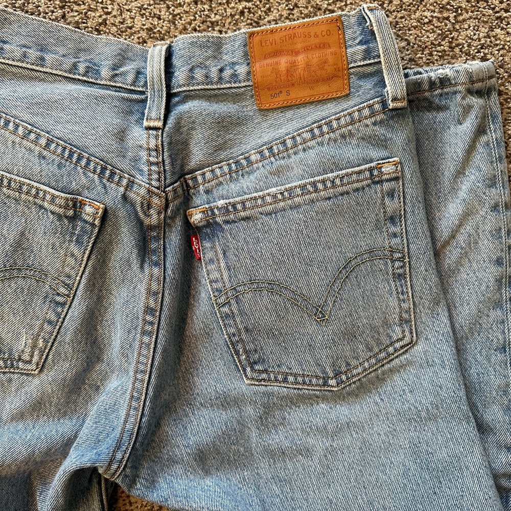Levi’s - Picture 3 of 4